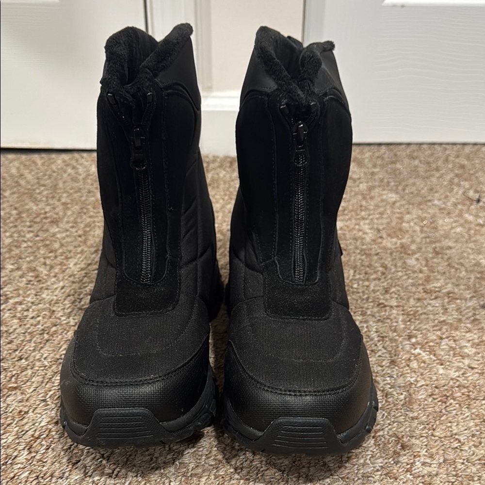 Black Rain and Snow Boots with Cushioned Sole